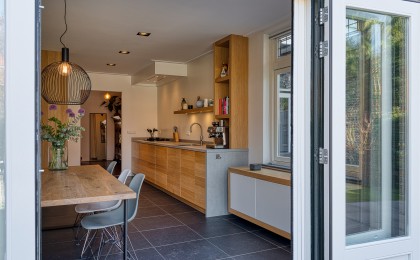 Meer ruimte voor keuken door uitbouw Meer ruimte voor keuken door uitbouw